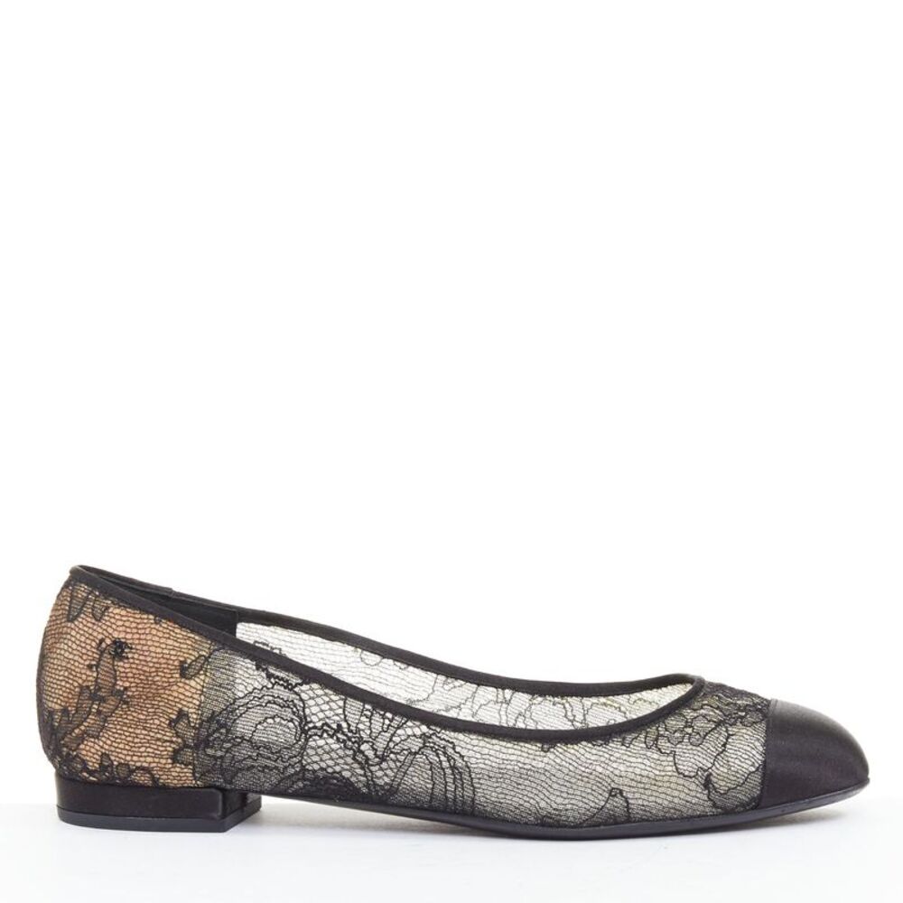 Chanel CC Logo Lace Ballet Flats